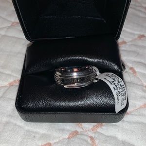 Men’s wedding band